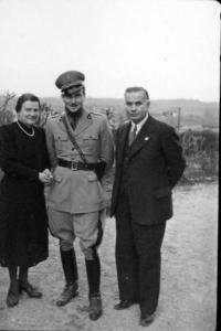 1942 - Eugenio Corti e i genitori 02